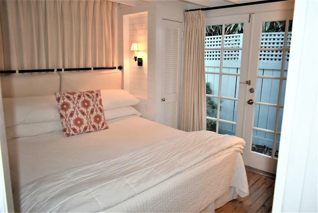 Simonton Court Historic Inn & Cottages Key West