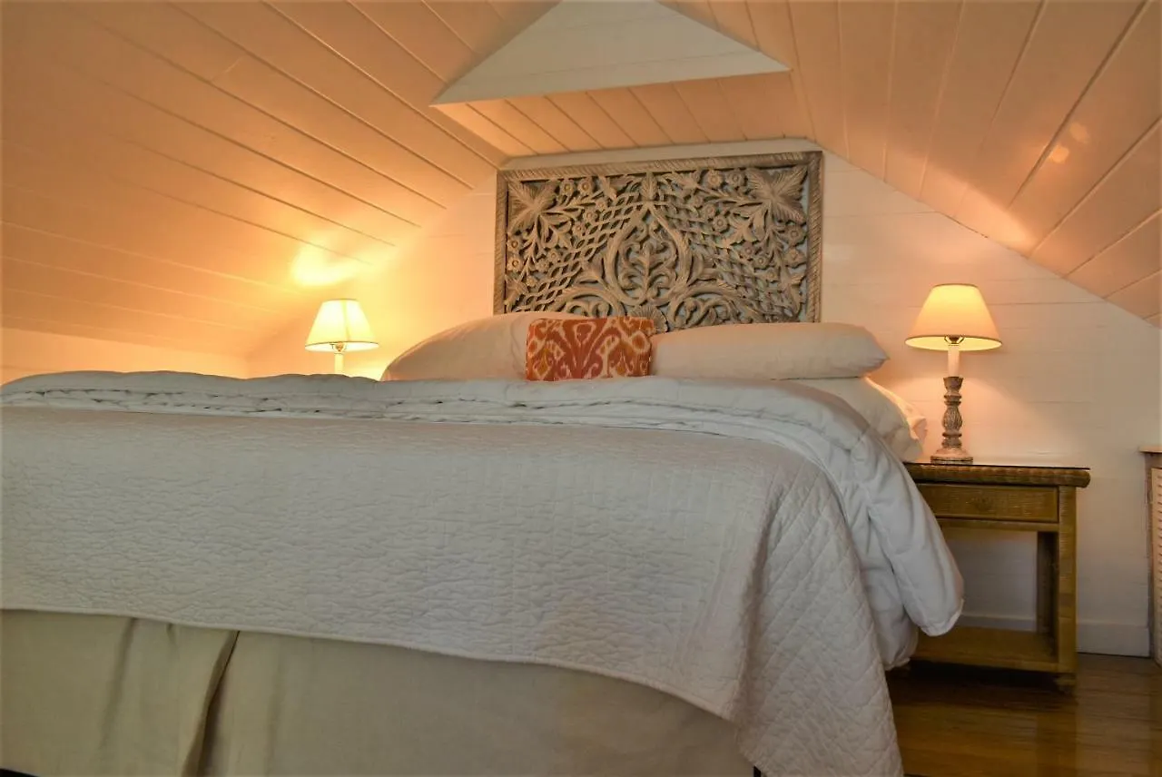 Simonton Court Historic Inn & Cottages Key West