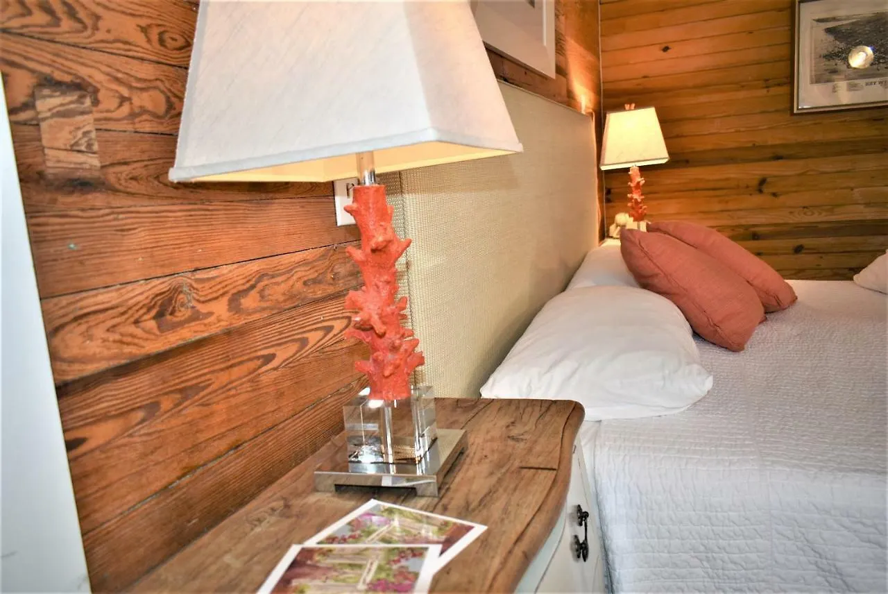 Simonton Court Historic Inn & Cottages Key West