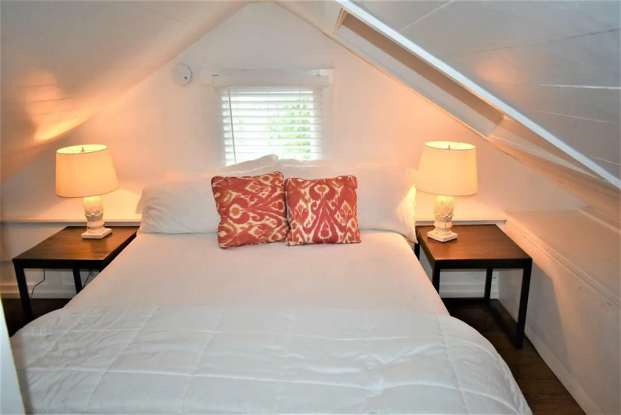 Simonton Court Historic Inn & Cottages Key West