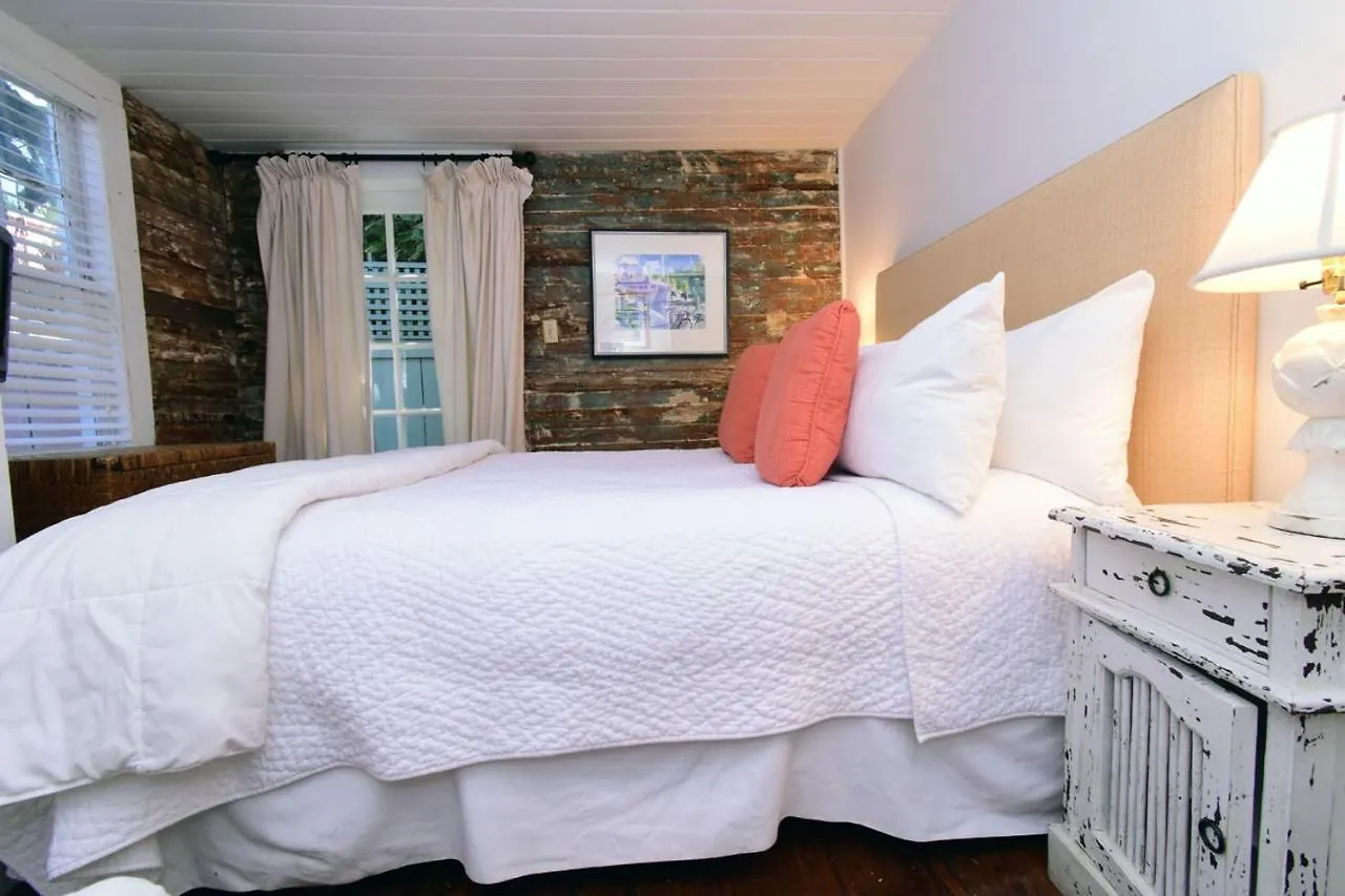 Simonton Court Historic Inn & Cottages Key West