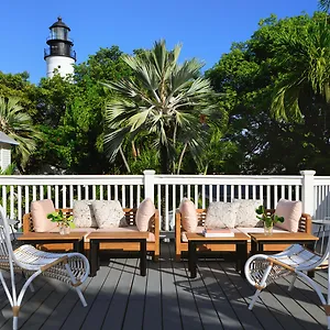 Lighthouse - Historic Отель